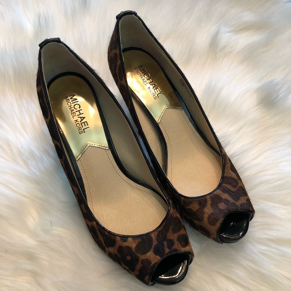 🌾Michael Kors Calf Hair Peep Toe Pump‎